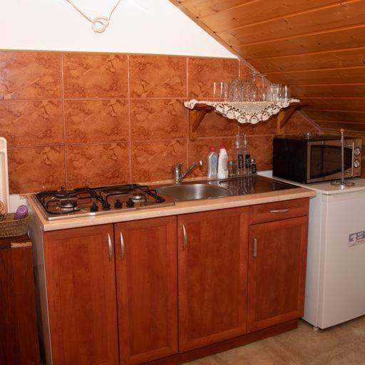 Guest House Ema Crni Lug Exterior foto
